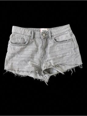 Urban Outfitters BDG Light Gray Frayed Denim Cutoff Shorts Like New 25